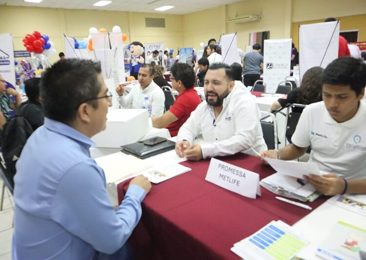 Más de mil vacantes se ofertaron en la Feria de Empleo Victoria 2024