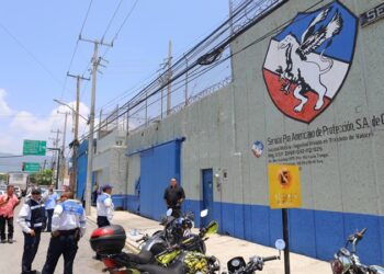 Sanciona Tránsito a empresa que infringió señalización vial