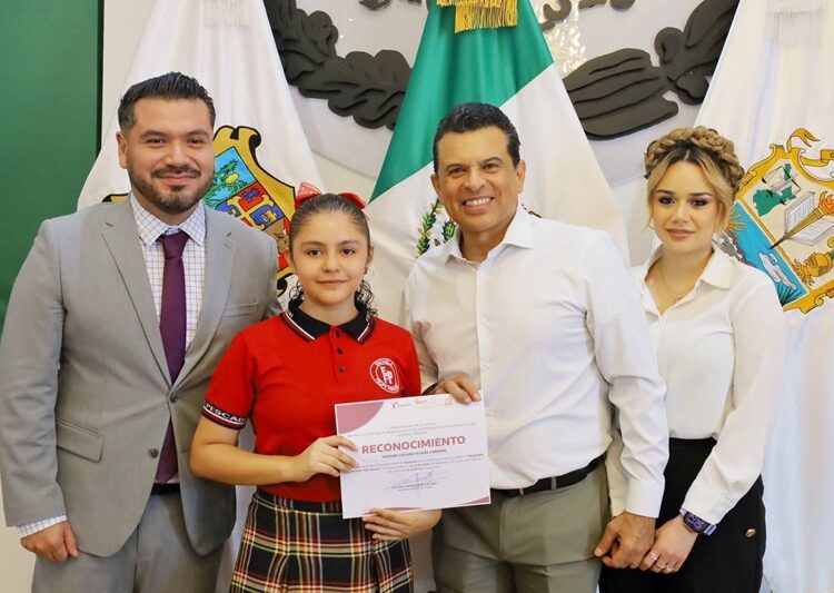 Sesionan alumnos de Victoria como Presidente y Regidores por un Día en Cabildo local