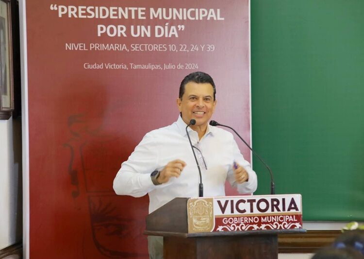 Sesionan alumnos de Victoria como Presidente y Regidores por un Día en Cabildo local