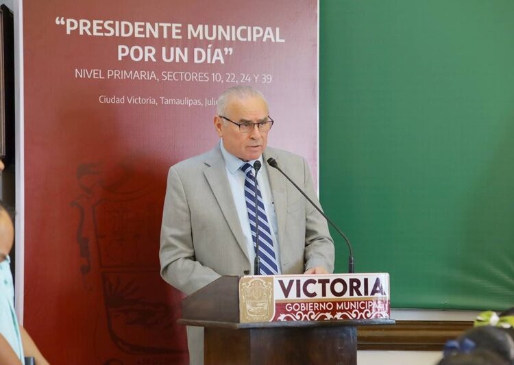 Sesionan alumnos de Victoria como Presidente y Regidores por un Día en Cabildo local
