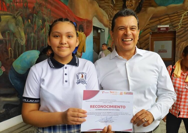 Sesionan alumnos de Victoria como Presidente y Regidores por un Día en Cabildo local