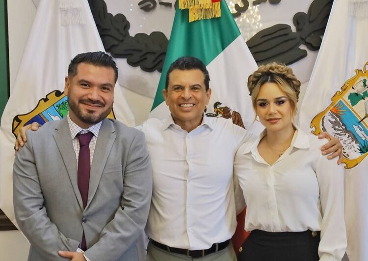 Sesionan alumnos de Victoria como Presidente y Regidores por un Día en Cabildo local