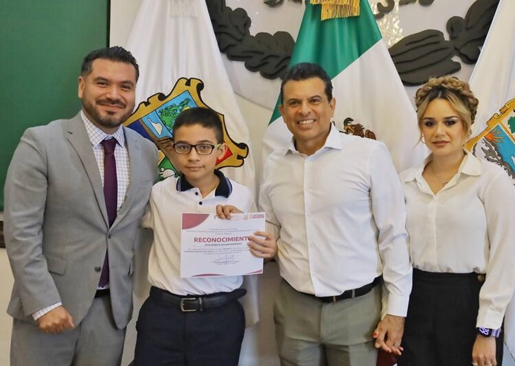 Sesionan alumnos de Victoria como Presidente y Regidores por un Día en Cabildo local