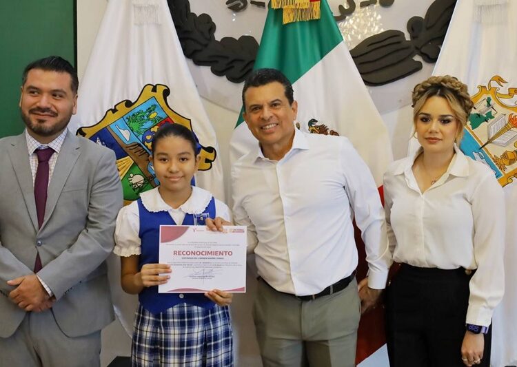 Sesionan alumnos de Victoria como Presidente y Regidores por un Día en Cabildo local