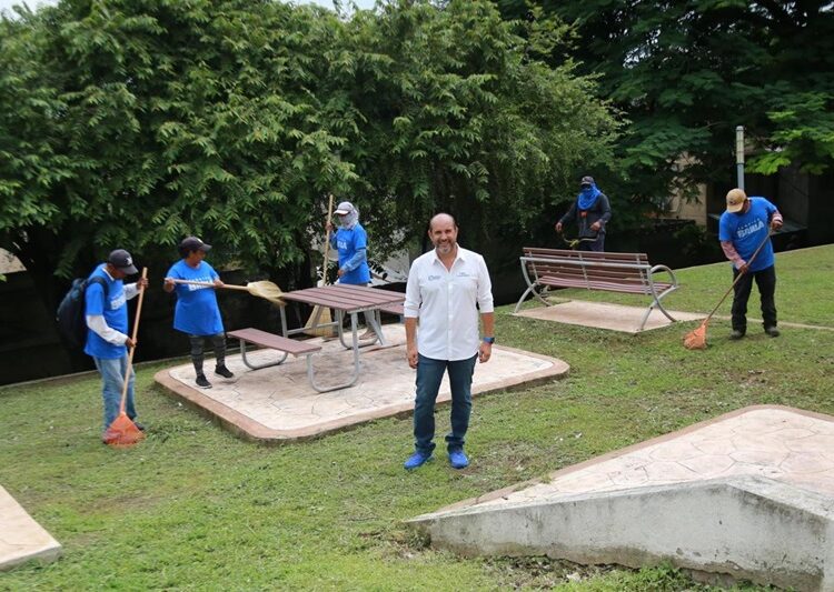 Trabaja Servicios Públicos de Tampico sin descanso, en el mantenimiento de parques y áreas verdes