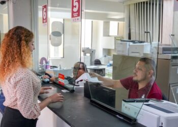 Trabajan oficinas del predial en vacaciones; invitan a aprovechar descuentos del 100% en recargos
