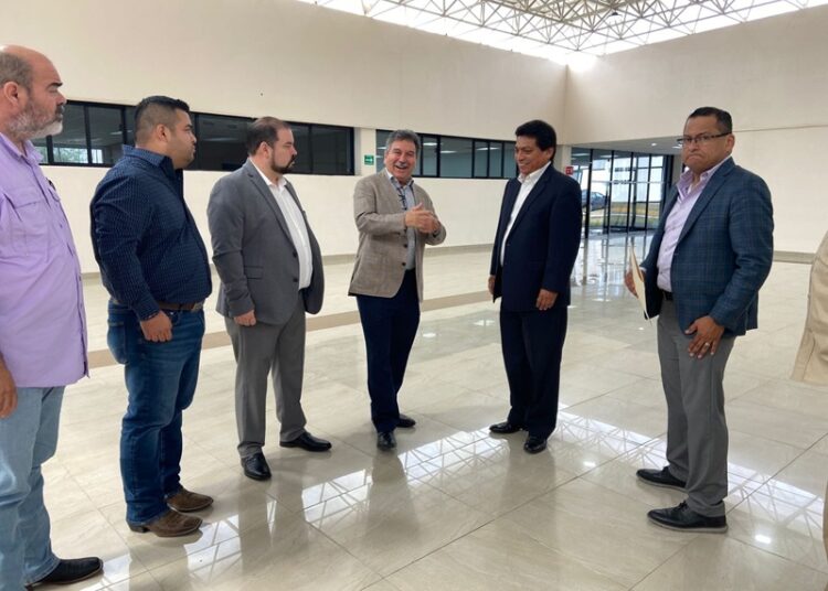 Estrecha UT de Nuevo Laredo vínculos con Asociación de Transportistas