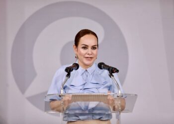 Anuncia Carmen Lilia vuelo de Nuevo Laredo a Guadalajara