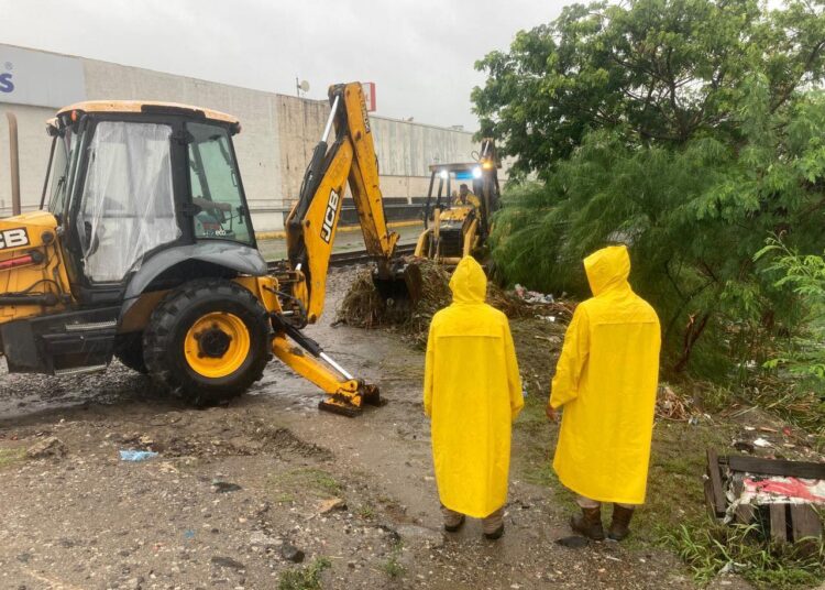 COMAPA Altamira apoya en limpieza de canales y drenes pluviales