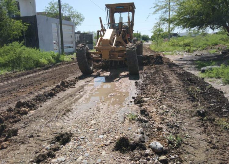 Reparan baches en Victoria