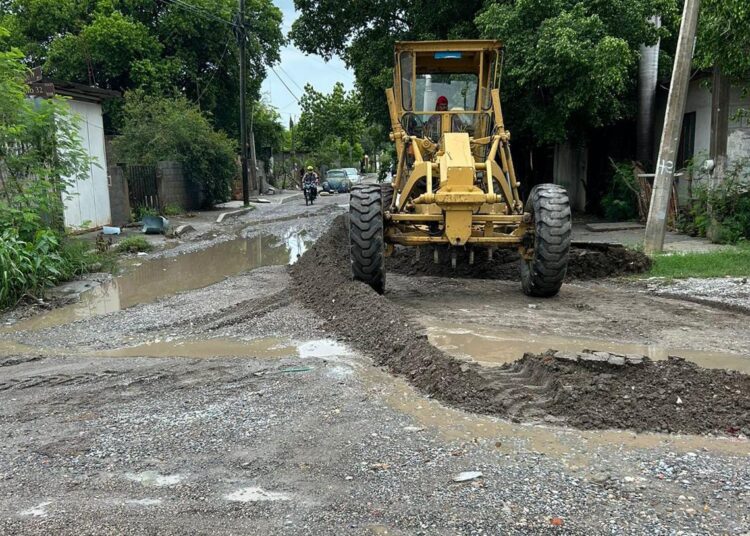 Reparan baches en Victoria
