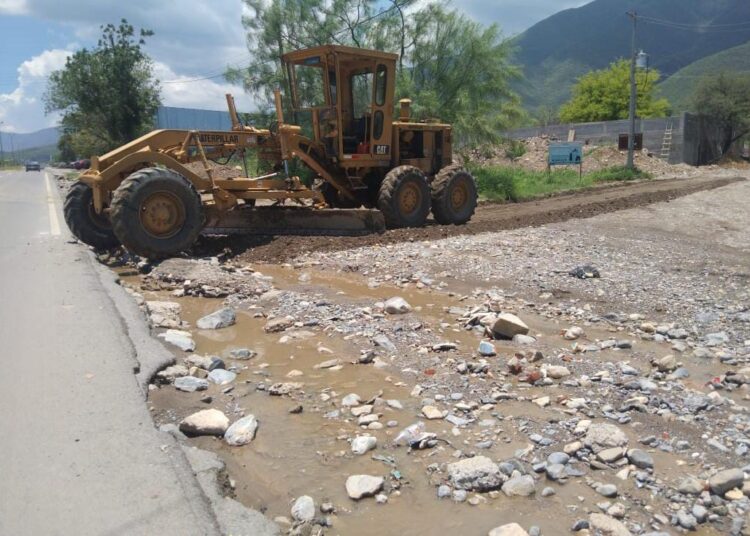 Reparan baches en Victoria