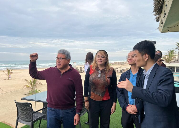 Inversionistas chinos tienen interes en instalar planta química en Altamira