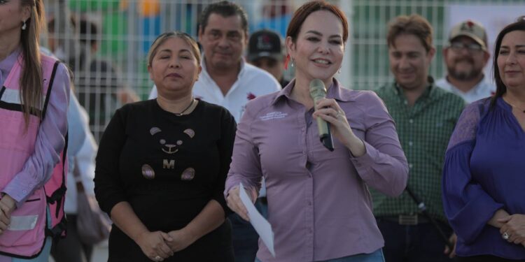 Gobierno de NLD rescata calles en Villas de San Miguel