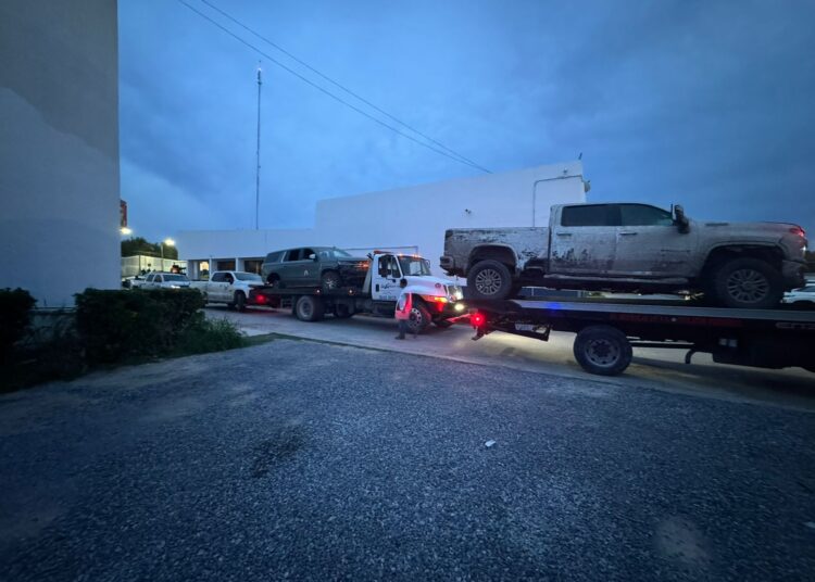 Guardia Estatal ubica bodega y asegurar vehículos mounstro