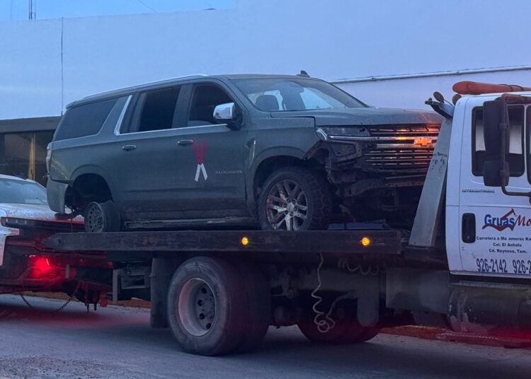 Guardia Estatal ubica bodega y asegurar vehículos mounstro