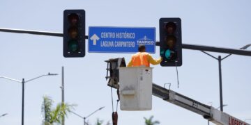 Seguimos modernizando la red de semáforos en Tampico: Chucho
