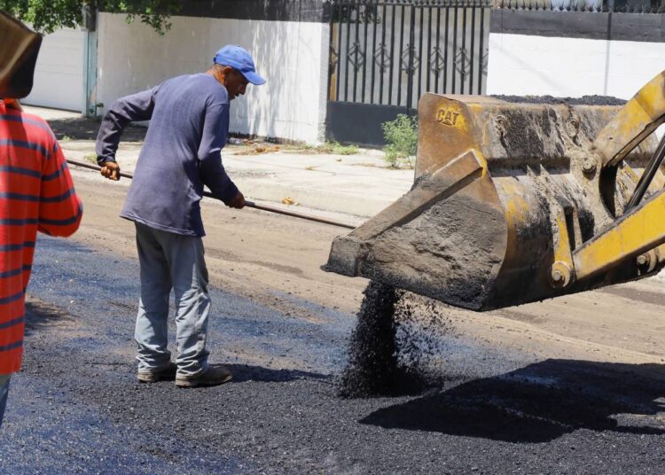 Por concluir obras de pavimentación en seis colonias de Victoria