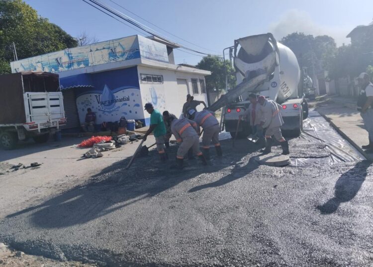 Restaura COMAPA Altamira pavimento en vialidades