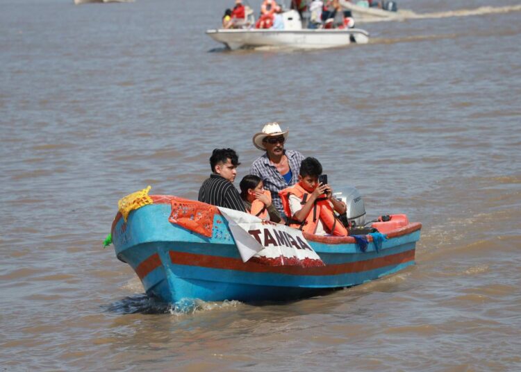 Vive Altamira sus tradiciones con procesión de la Virgen del Carmen
