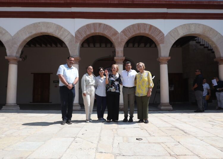 Invita Lalo a quedarse en Victoria y disfrutarlo en familia.