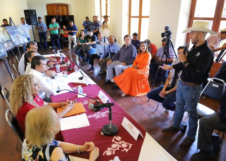 Invita Lalo a quedarse en Victoria y disfrutarlo en familia.