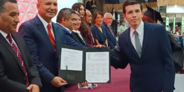 Emociona graduación de la UNT en Ciudad Victoria