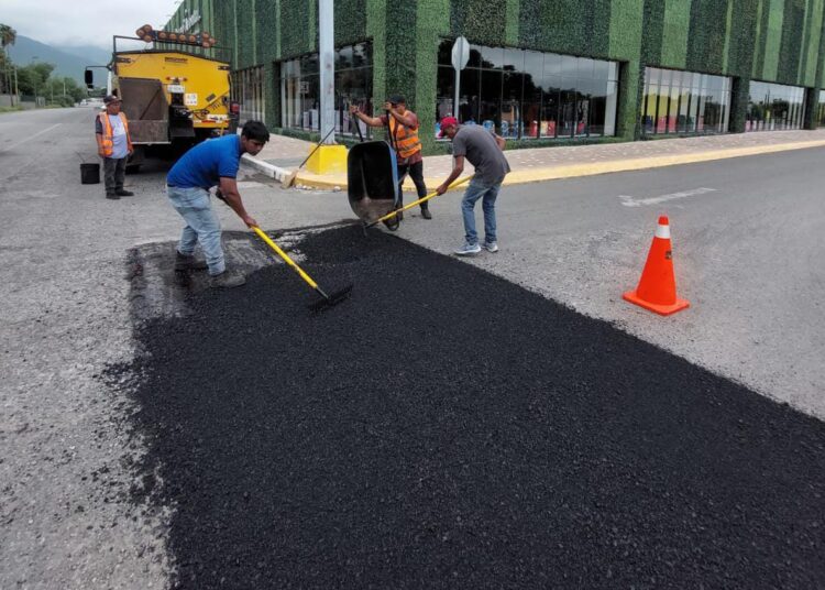 Continúa bacheo en Victoria durante periodo vacacional