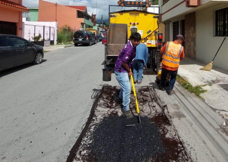 Continúa bacheo en Victoria durante periodo vacacional
