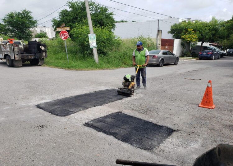 Continúa bacheo en Victoria durante periodo vacacional