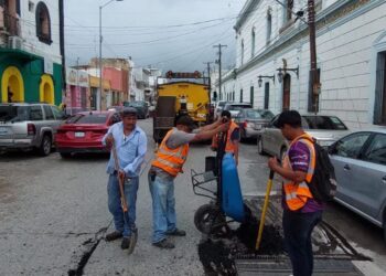 Continúa bacheo en Victoria durante periodo vacacional