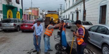 Continúa bacheo en Victoria durante periodo vacacional