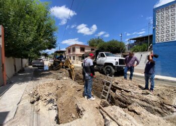 Rehabilita COMAPA NLD 80 metros de atarjea en la colonia Matamoros