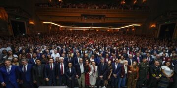 Asiste AVA a celebración tras entrega de constancia a Claudia Sheinbaum como 1.ª presidenta de México