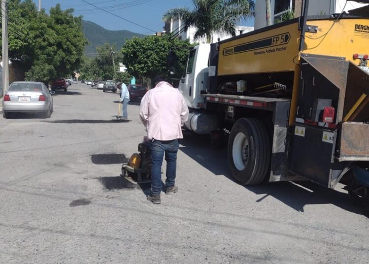 Activan Estado y Municipio programa emergente de bacheo