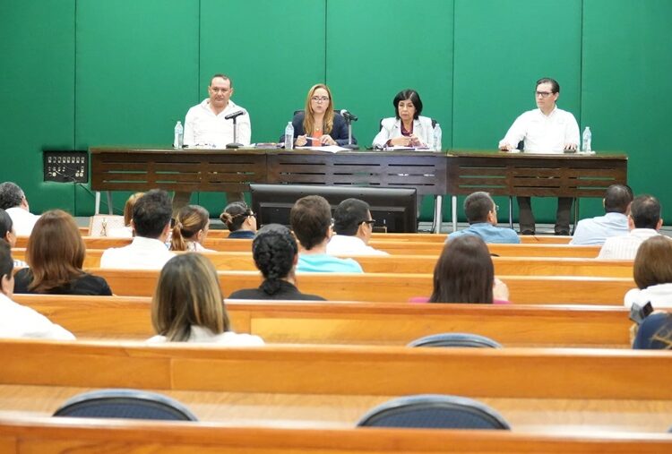 Actualiza la UAT a su personal administrativo en materia de normatividad y rendición de cuentas