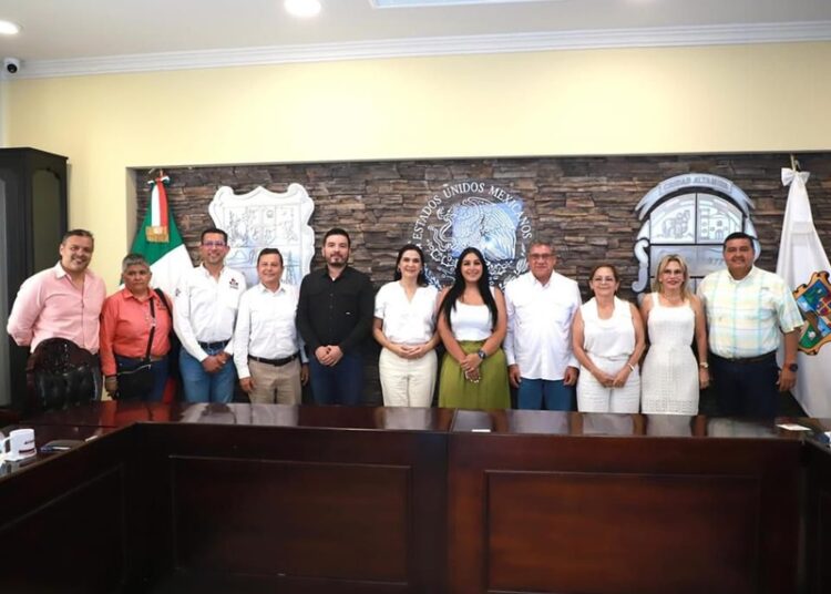 Alcalde AMM encabeza reunión para delinear agenda en transporte público y agua potable