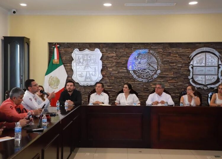 Alcalde AMM encabeza reunión para delinear agenda en transporte público y agua potable