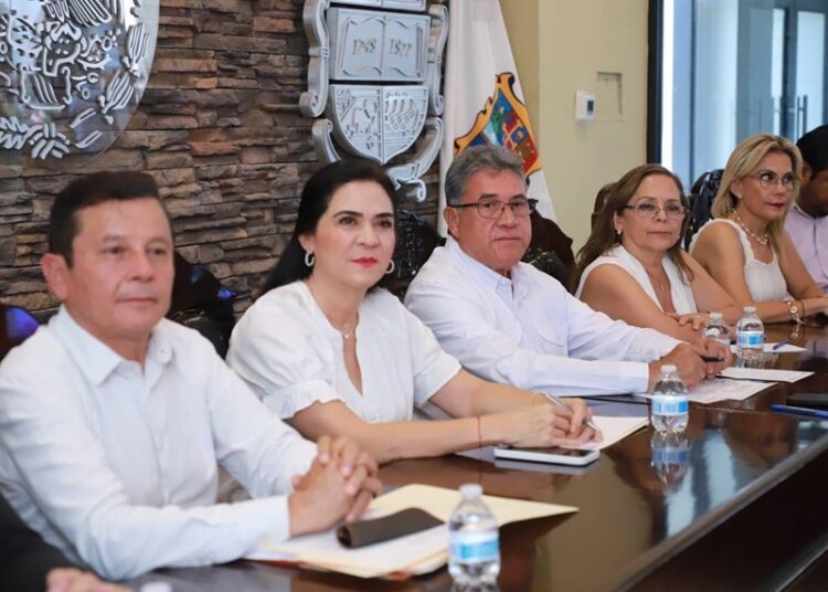 Alcalde AMM encabeza reunión para delinear agenda en transporte público y agua potable