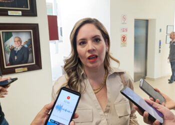 “Si gobierno ‘toma’ las COMAPAS, que las corrija”: Ale Cárdenas