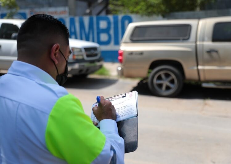 Avanza programa municipal de deschatarrización; retiran más de 500 vehículos en un mes