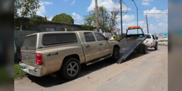 Avanza programa municipal de deschatarrización; retiran más de 500 vehículos en un mes