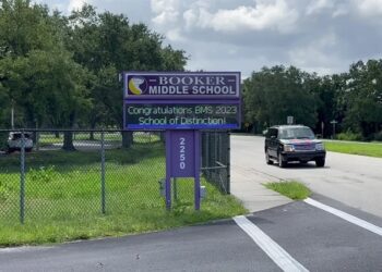 “Tragedia en el primer día de clases”: Madre atropelló a su hija en Florida