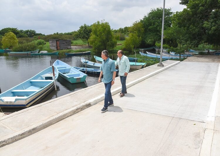 Brinda Chucho Nader mayores apoyos al sector pesquero