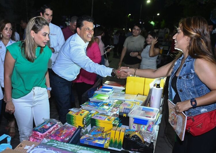 Celebran Día de la Juventud y Feria de Regreso a Clases en Libre 17 Te Quiero Más