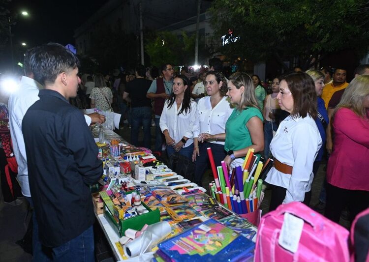 Celebran Día de la Juventud y Feria de Regreso a Clases en Libre 17 Te Quiero Más