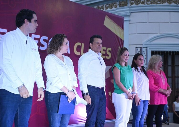 Celebran Día de la Juventud y Feria de Regreso a Clases en Libre 17 Te Quiero Más