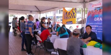 Ciudadanos acuden a programa municipal “Empleo en tu Colonia”