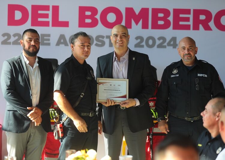 Conmemora Gobierno Municipal ‘Día del Bombero’ con emotivo reconocimiento a elementos de NLD